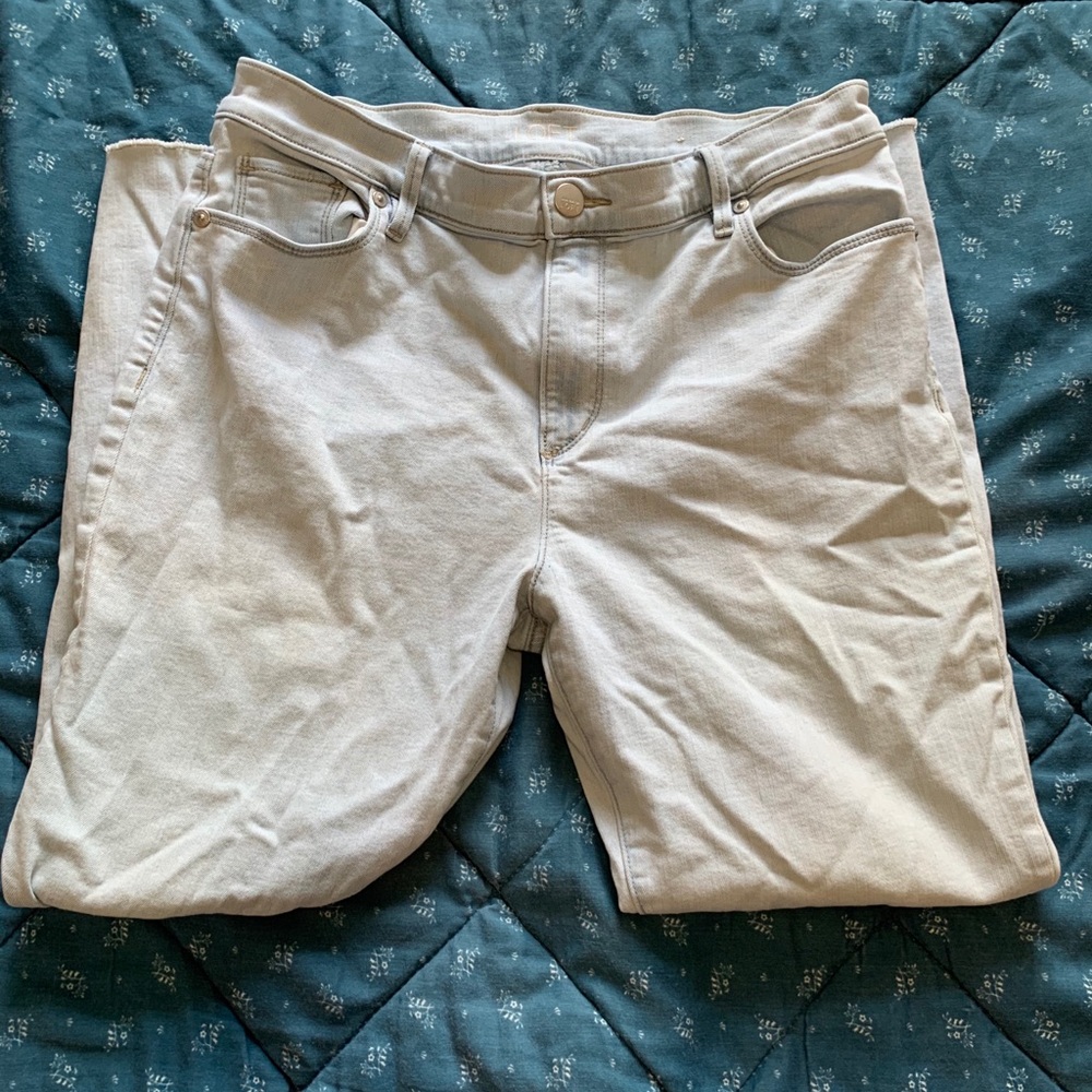 Light Wash Jeans